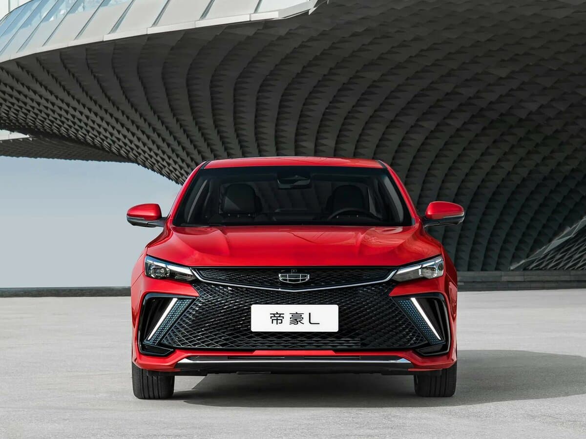 Geely Emgrand L I — Öndən