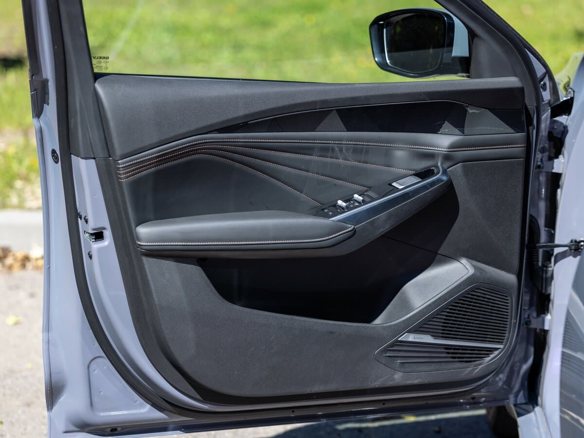 Geely Preface I — Qapı