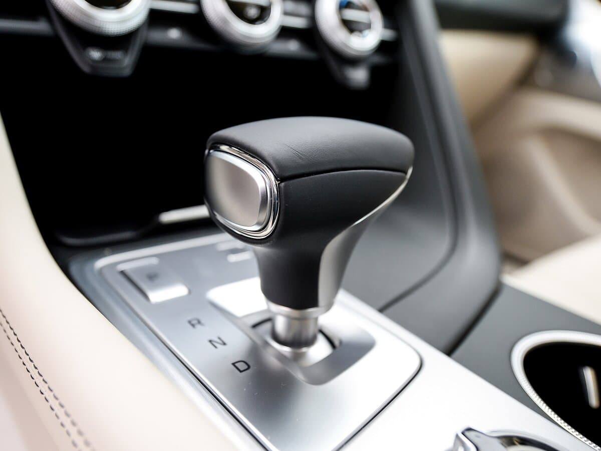 Genesis G70 I — Qapı