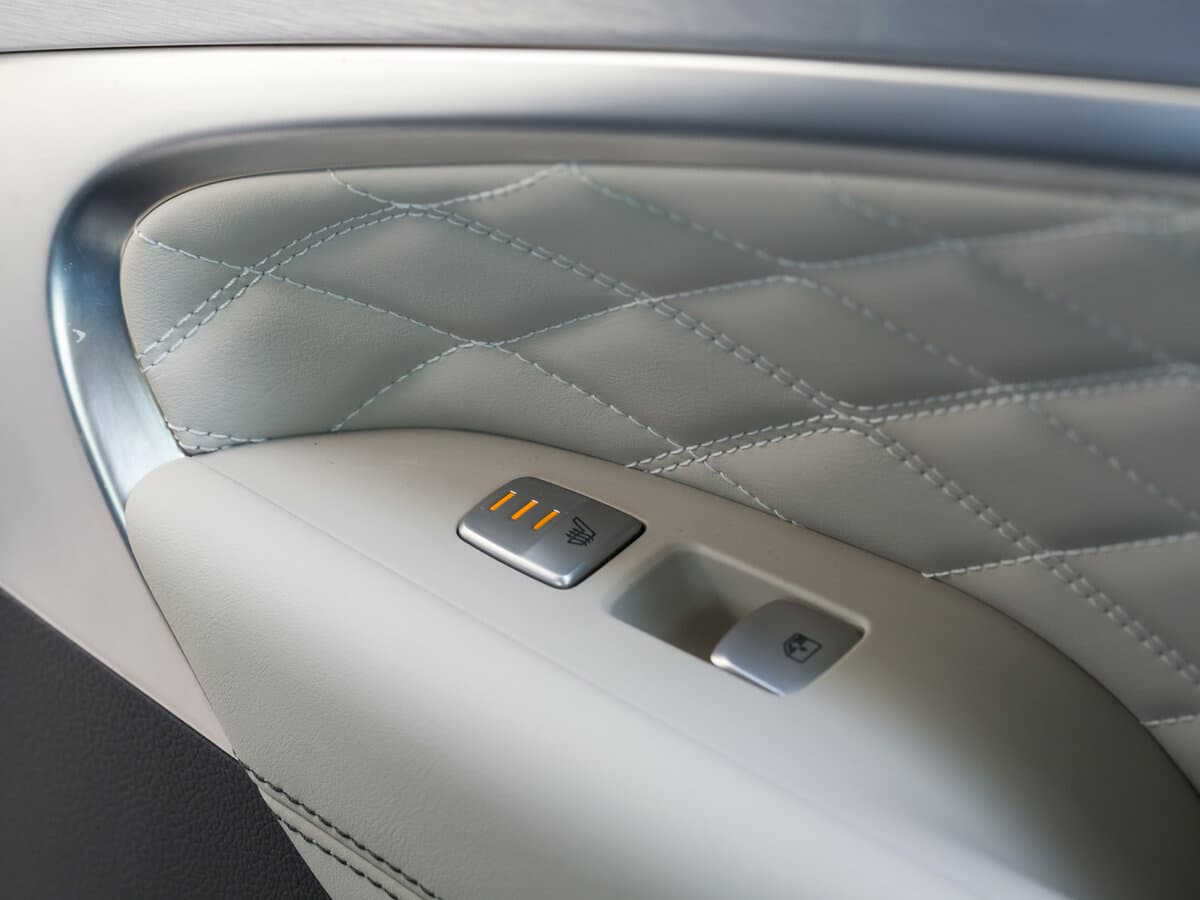 Genesis G70 I — Salon, arxadan