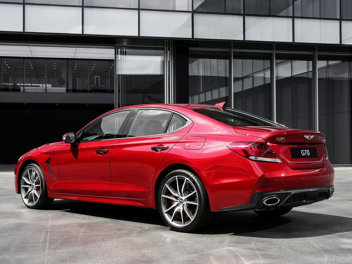 Genesis G70 I — 3/4 arxadan