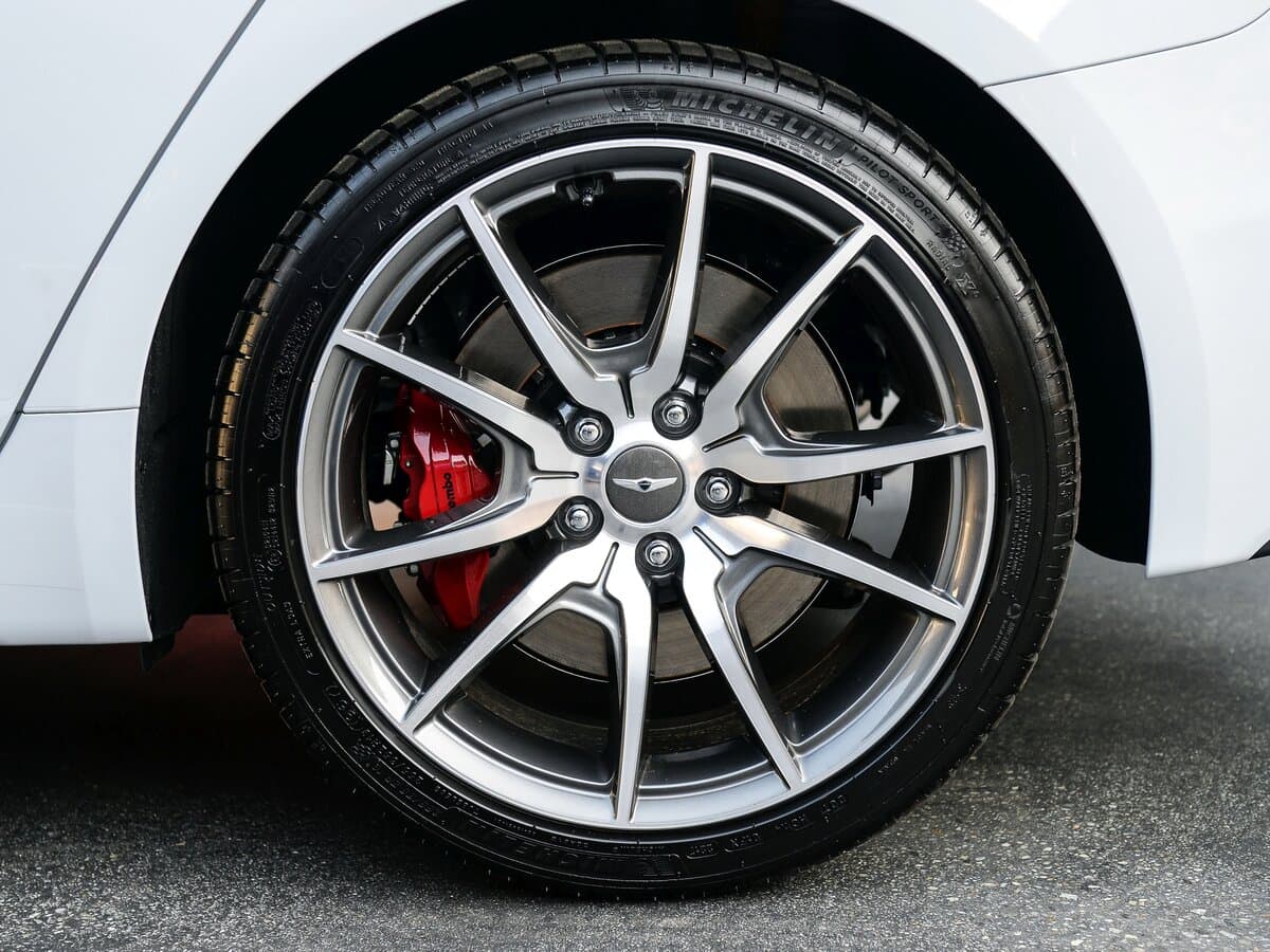 Genesis G70 I — Təkər