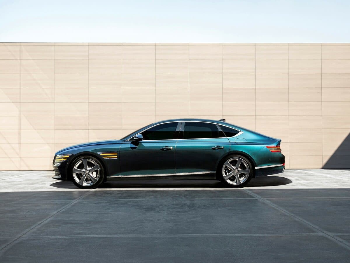 Genesis G80 II — Yandan