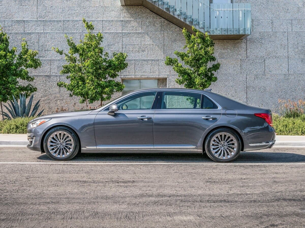 Genesis G90 I — Yandan