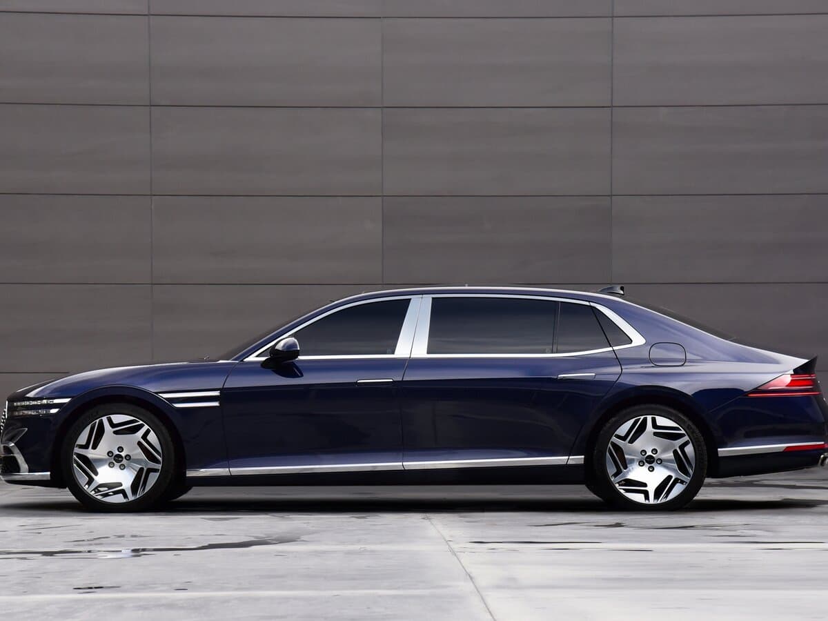 Genesis G90 II — Yandan