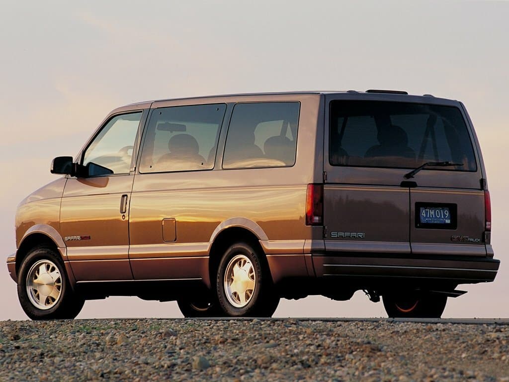 GMC Safari II — 3/4 arxadan