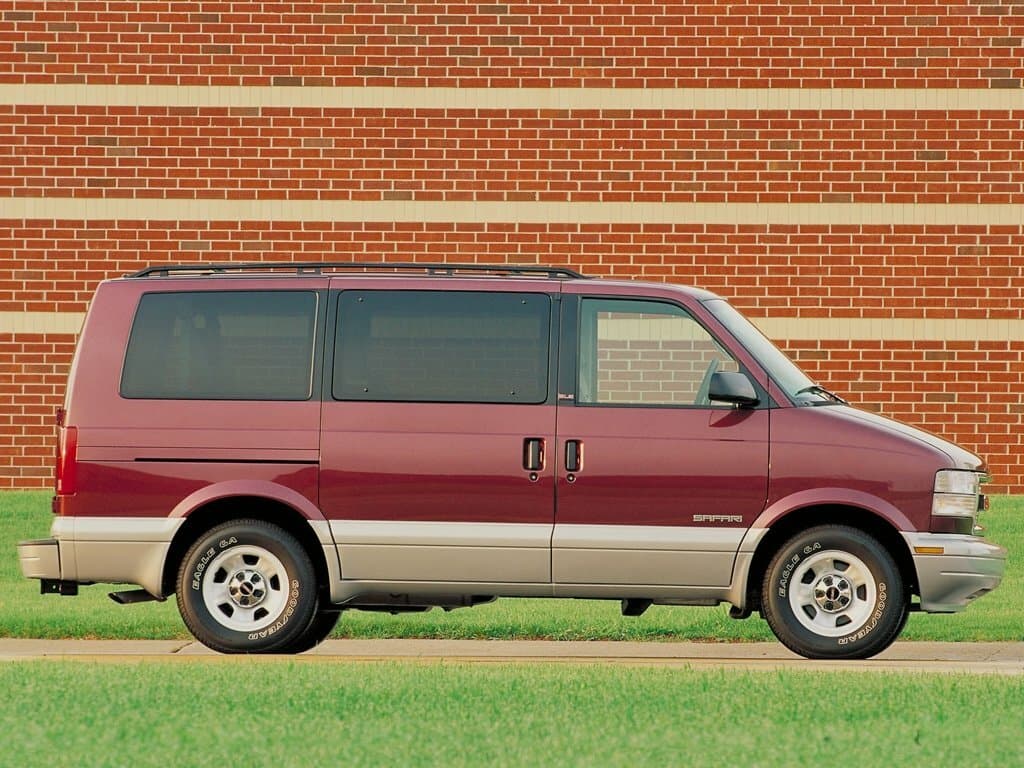 GMC Safari II — Yandan