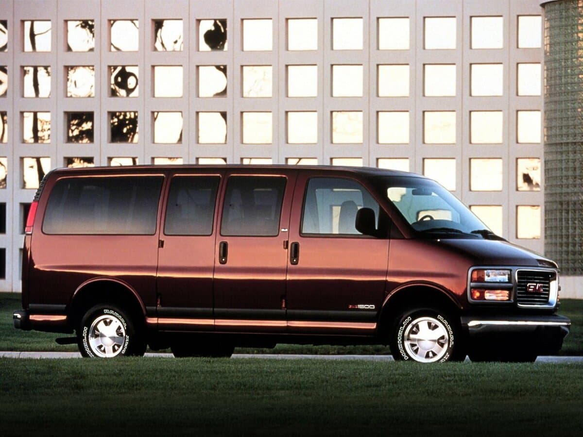 GMC Savana I — Yandan