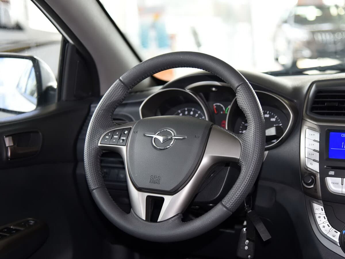 Haima E3 I — Sükan