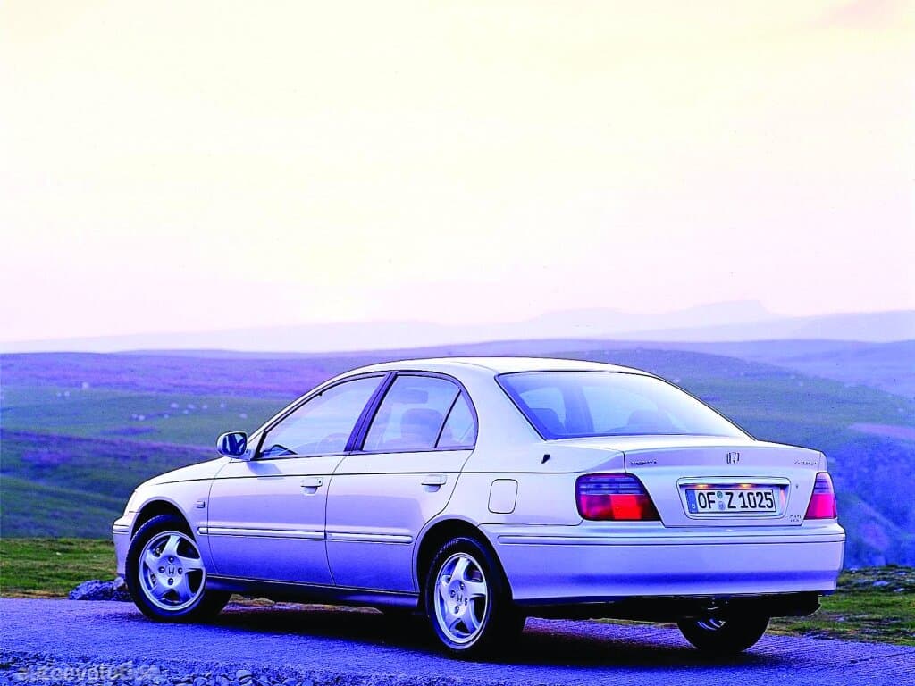 Honda Accord VI — 3/4 arxadan