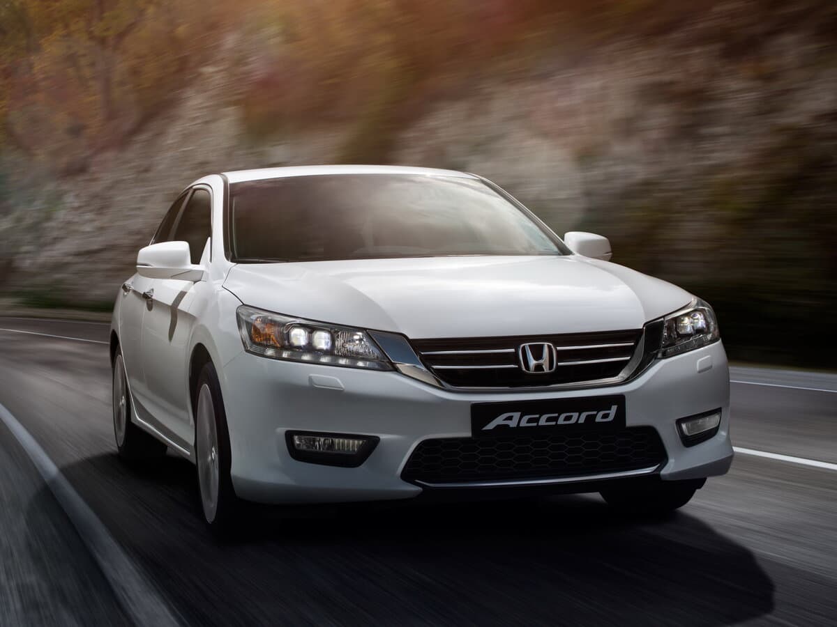 Honda Accord IX — Öndən