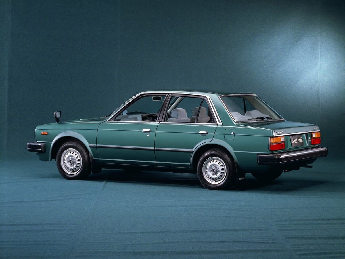 Honda Ballade I — 3/4 arxadan