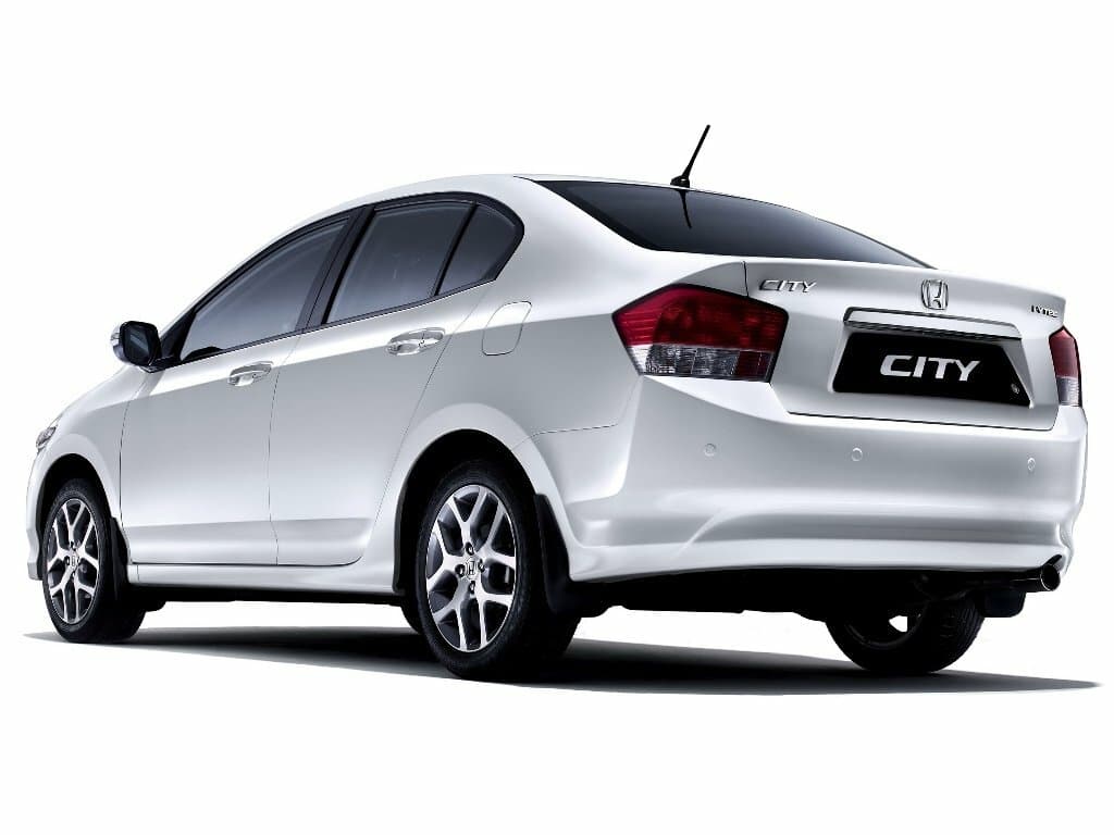 Honda City V — 3/4 arxadan