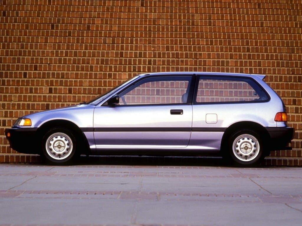 Honda Civic IV — Yandan