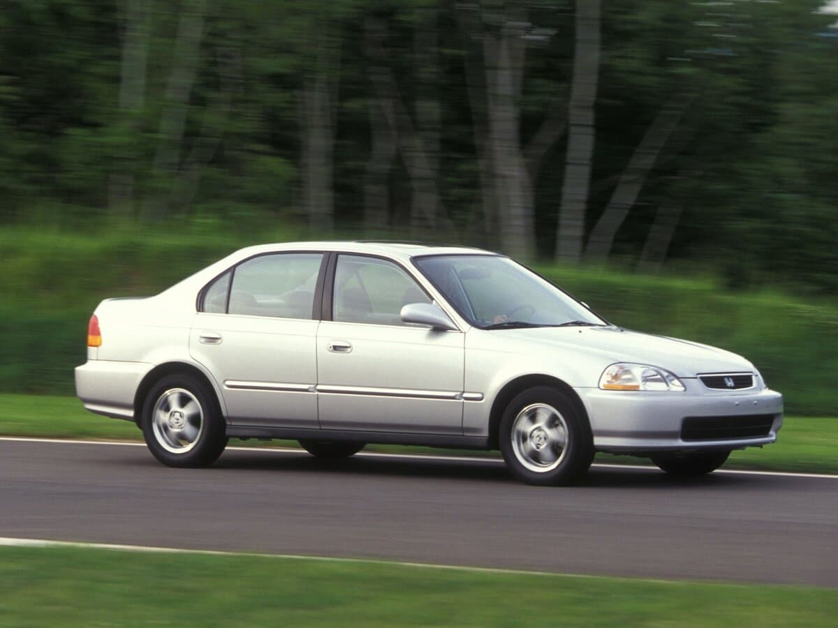 Honda Civic VI — Yandan