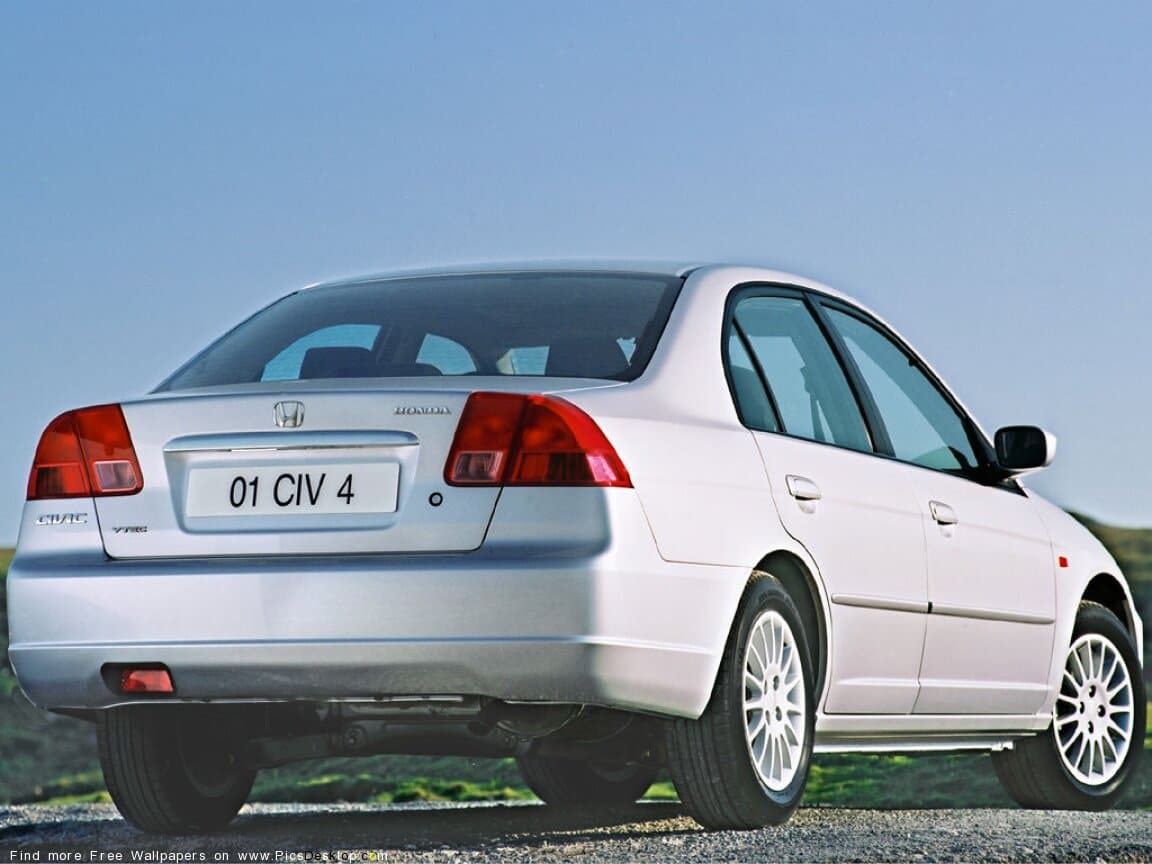 Honda Civic VII — 3/4 arxadan
