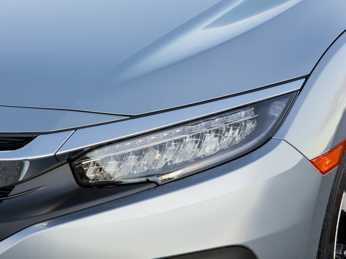Honda Civic X — Fara