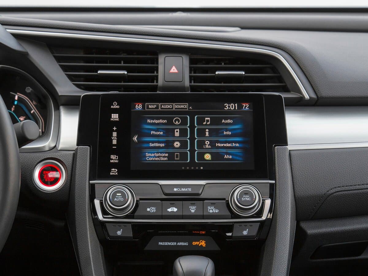 Honda Civic X — Salon, öndən