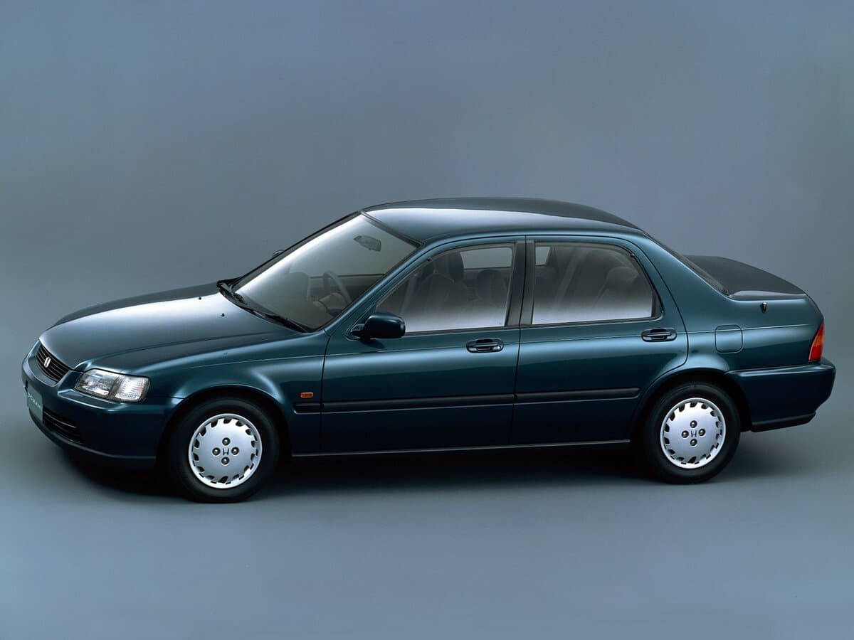 Honda Domani I — Yandan