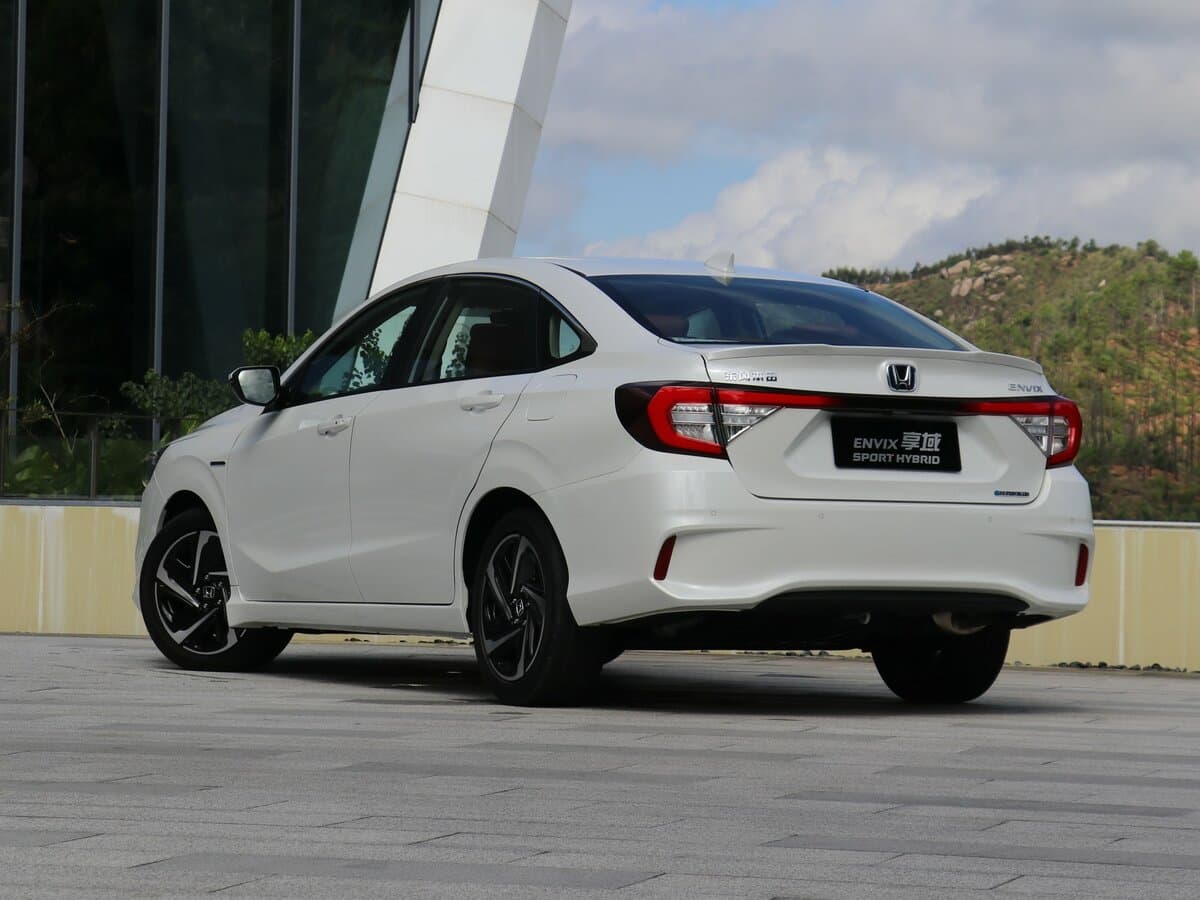 Honda Envix I — 3/4 arxadan