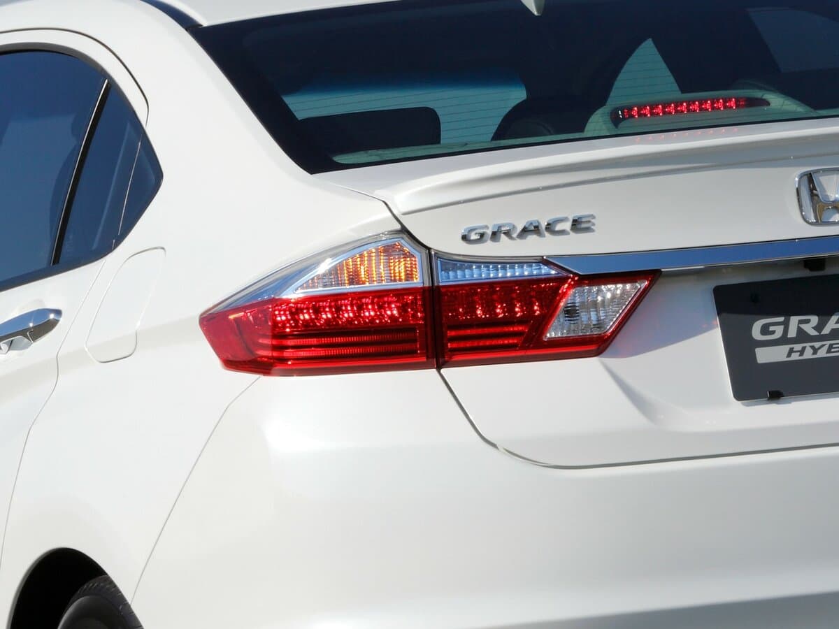 Honda Grace I — Detal