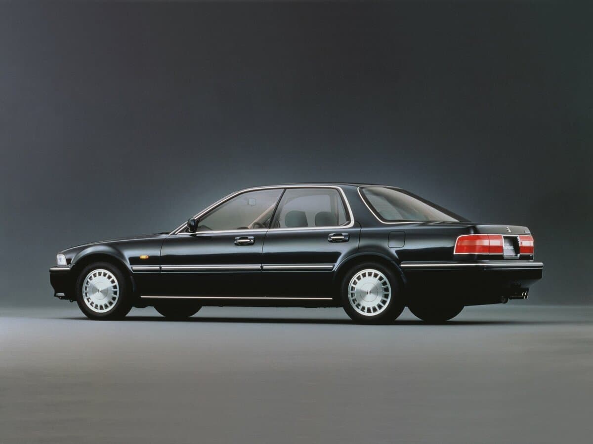 Honda Inspire I — Yandan