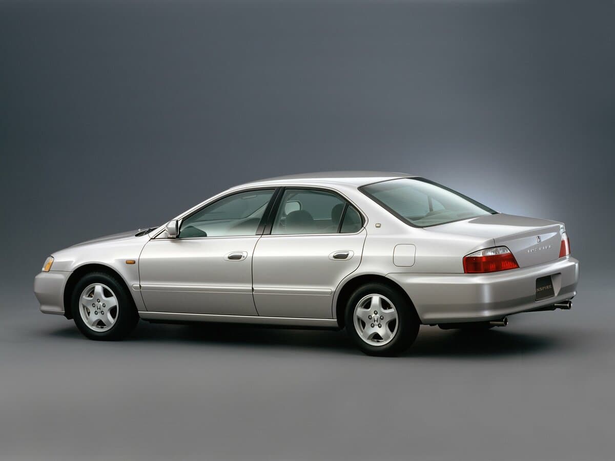 Honda Inspire III — 3/4 arxadan