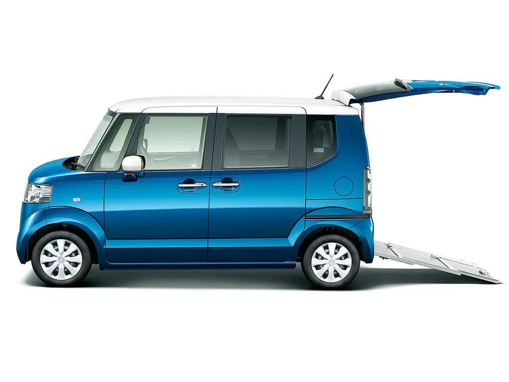 Honda N-BOX I — Yandan