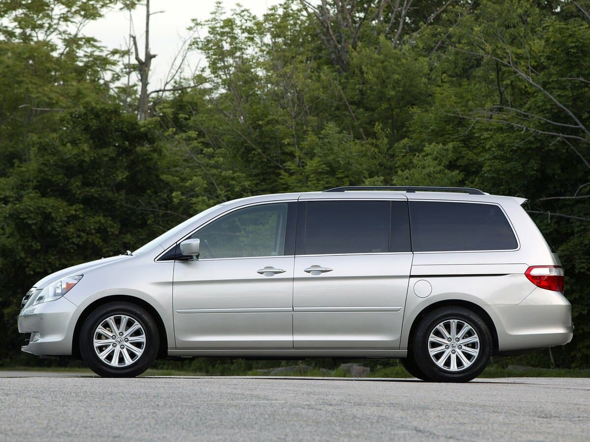 Honda Odyssey III — Yandan