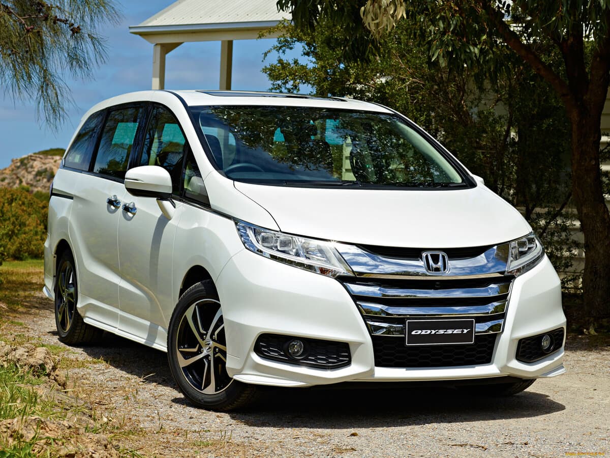 Honda Odyssey V — Öndən