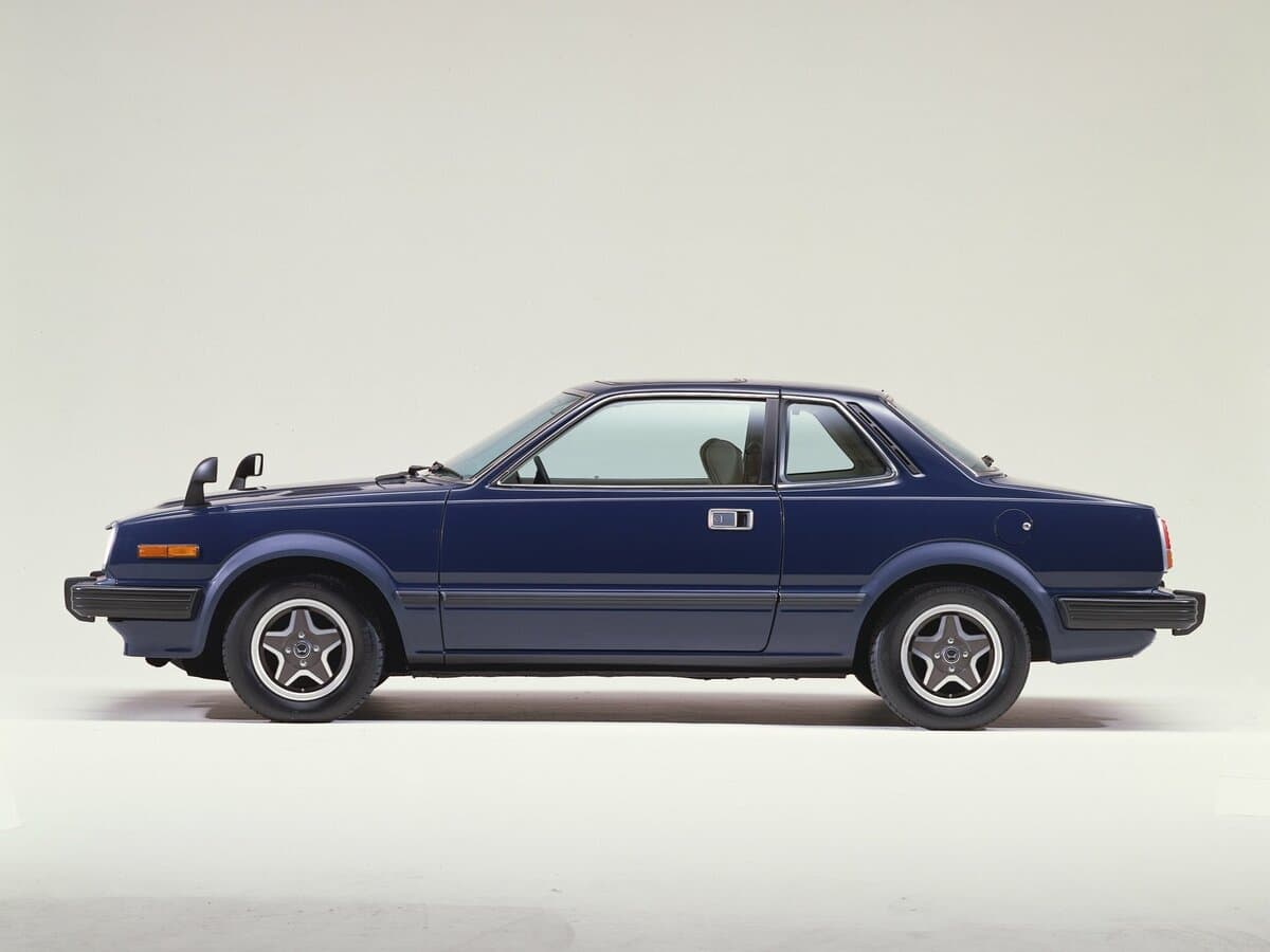 Honda Prelude I — Yandan