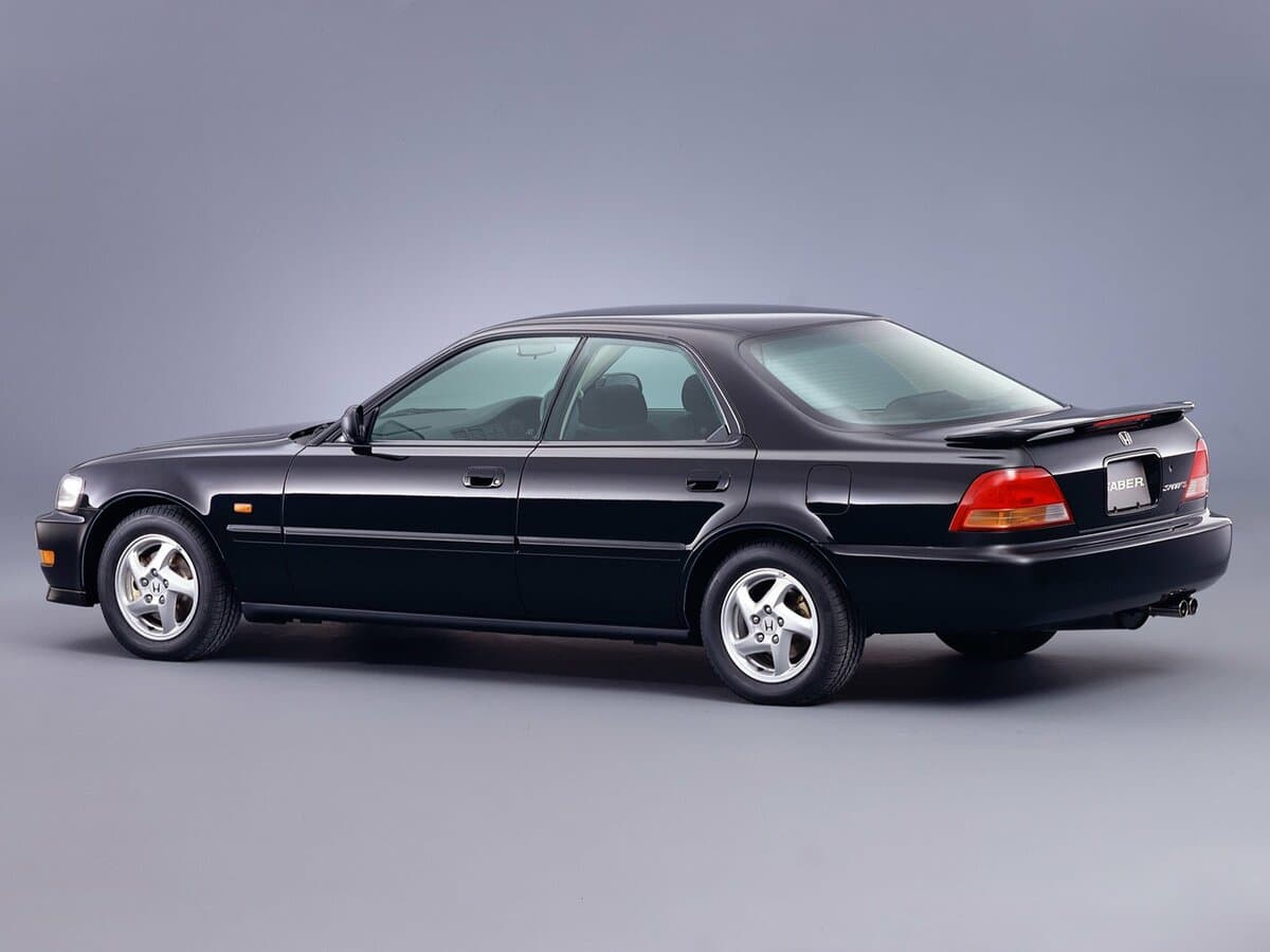 Honda Saber I — 3/4 arxadan