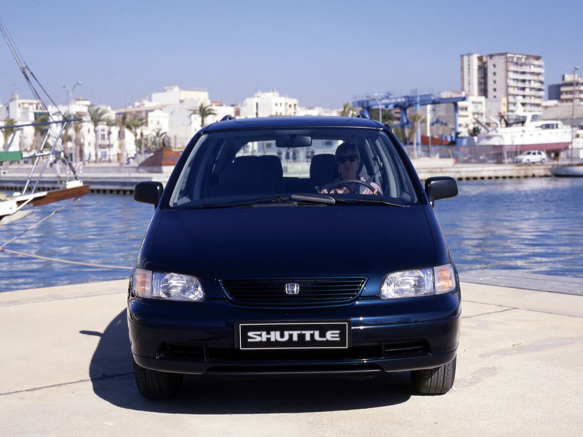 Honda Shuttle I — Öndən