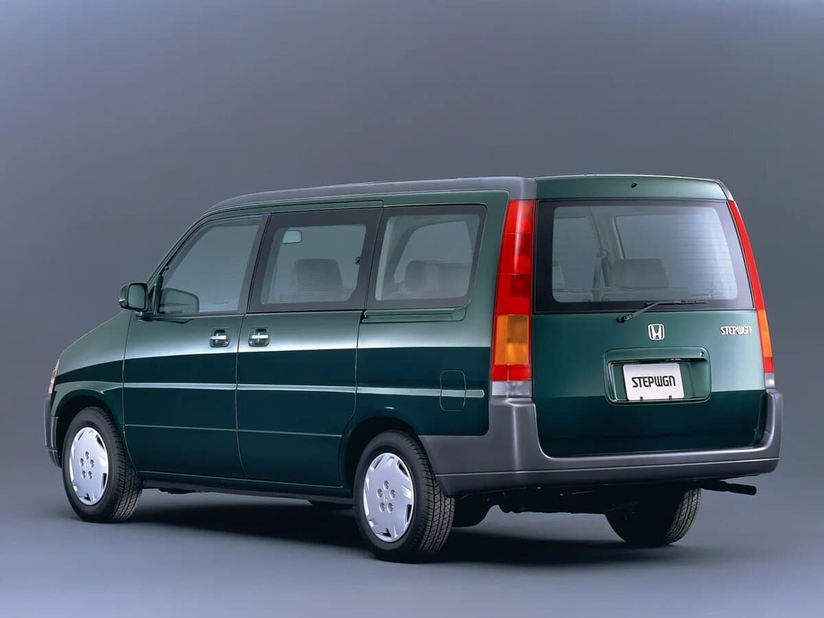 Honda Stepwgn I — 3/4 arxadan