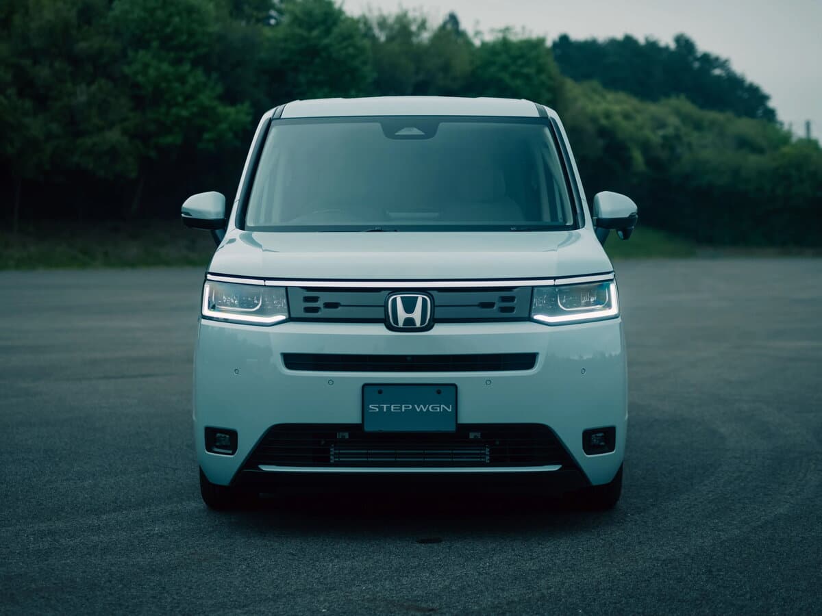 Honda Stepwgn VI — Öndən