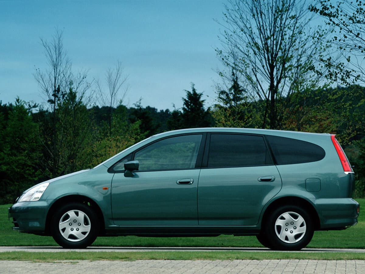 Honda Stream I — Yandan
