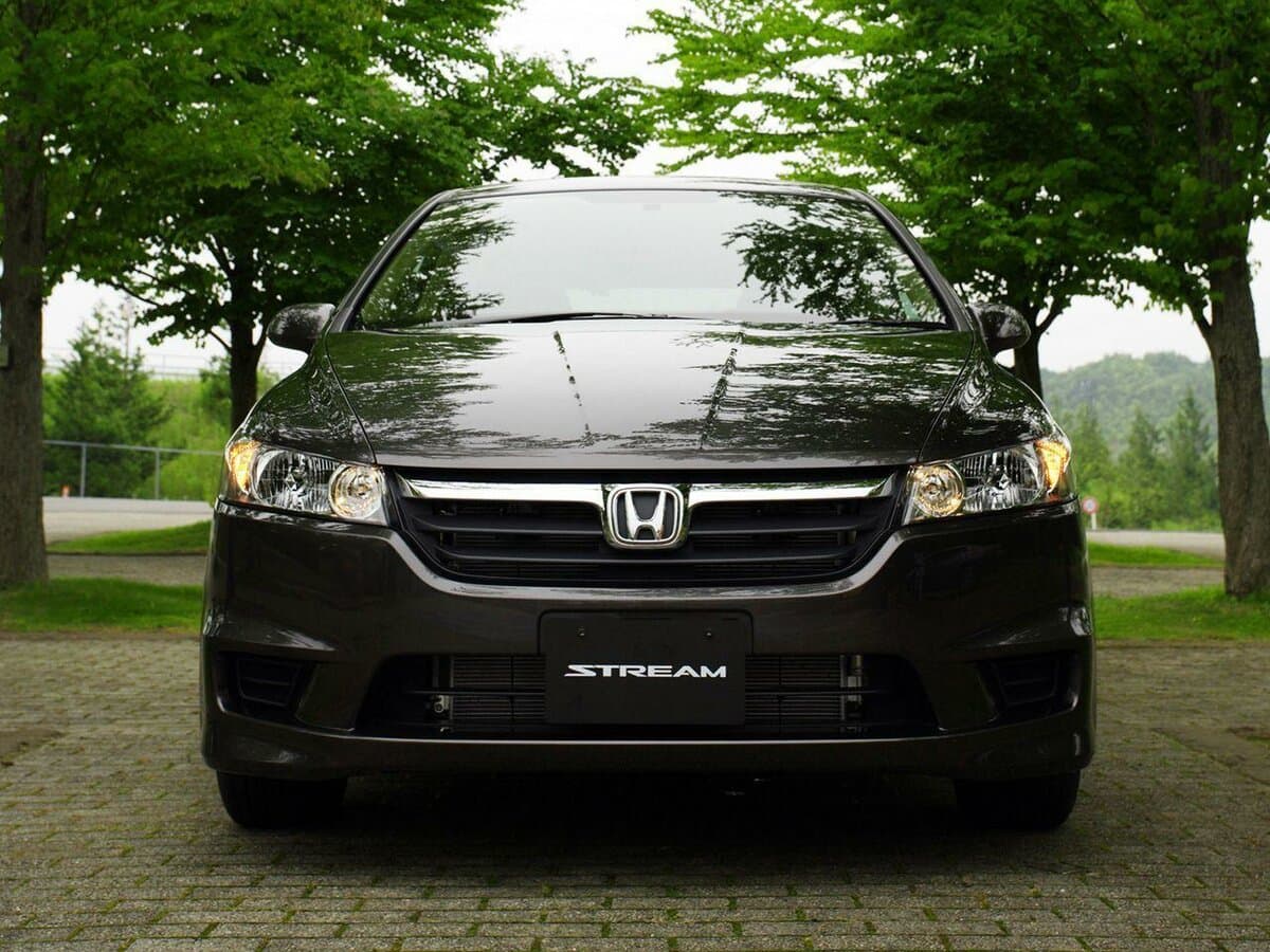 Honda Stream II — Öndən