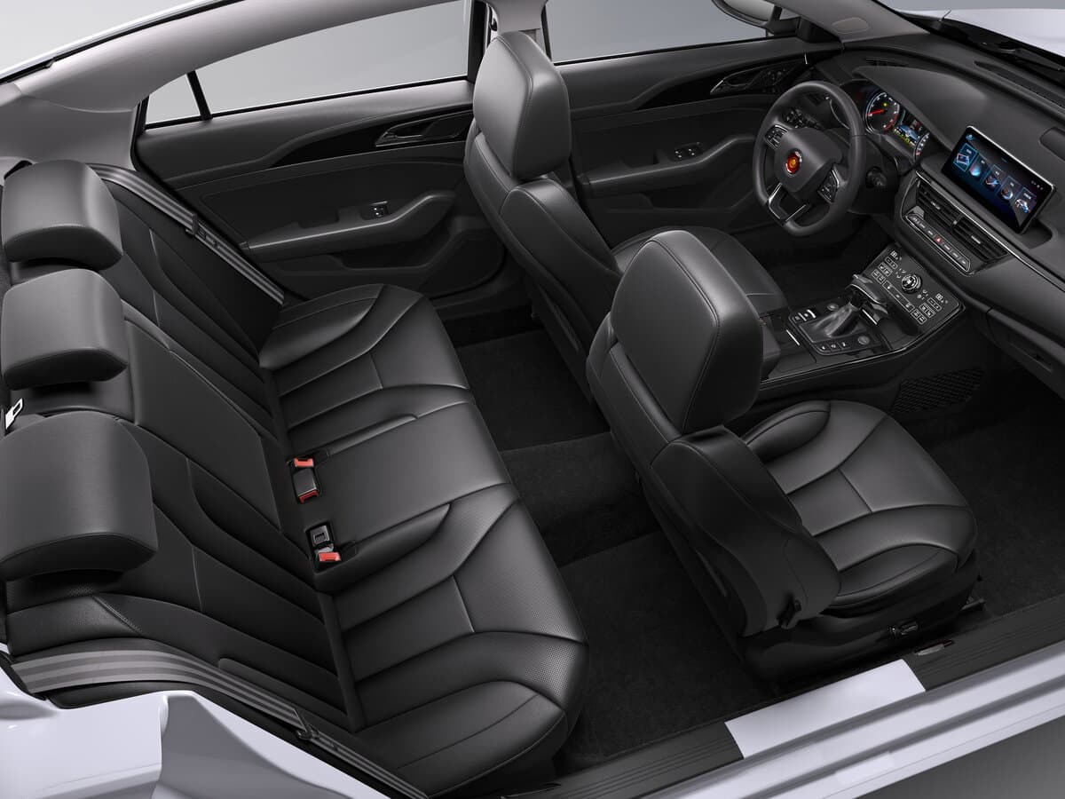 Hongqi H5 I — Salon, öndən