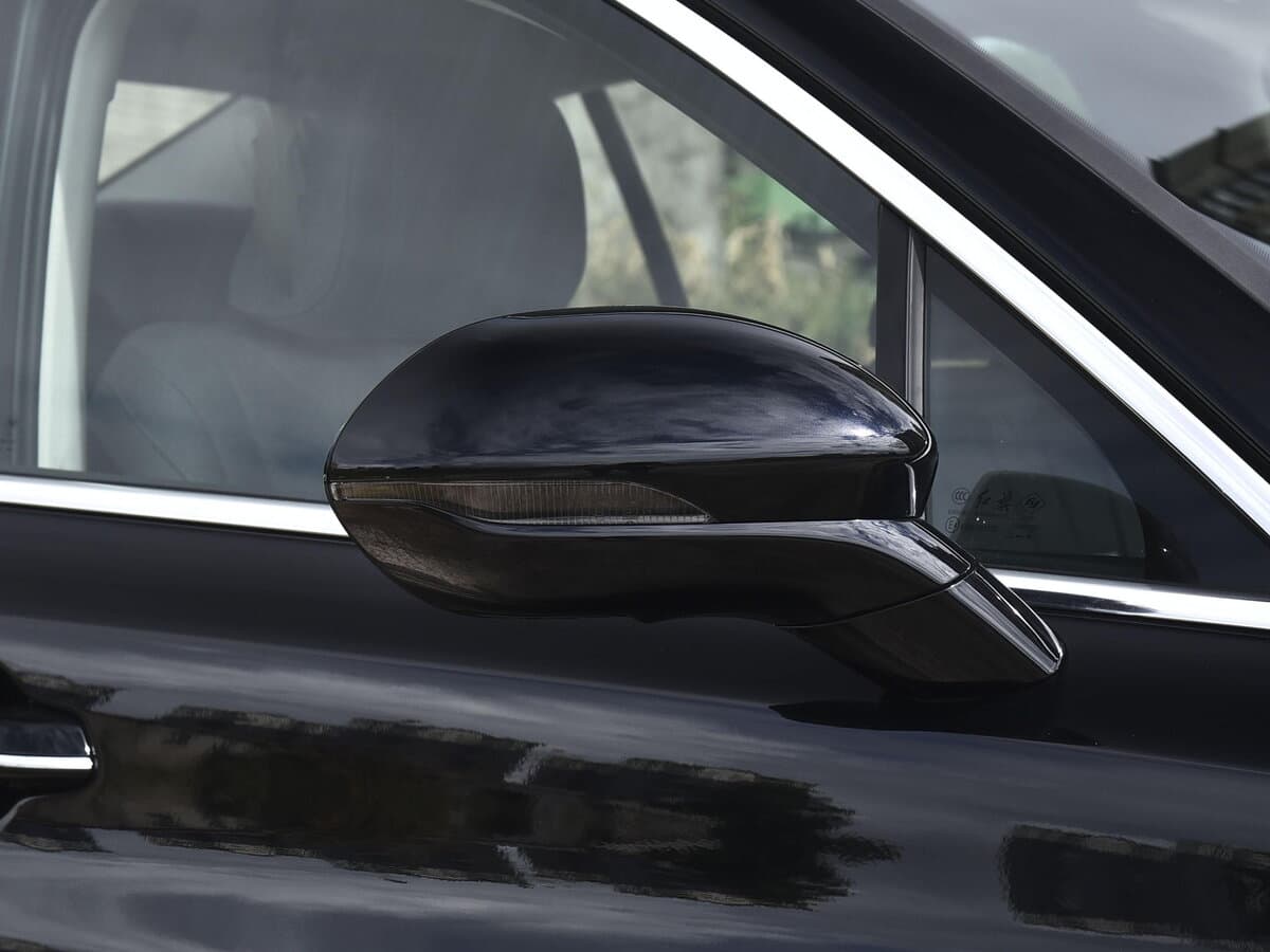 Hongqi H5 II — Yan güzgü