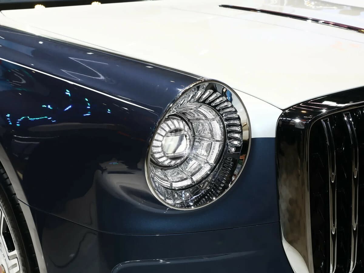 Hongqi L5 II — Fara