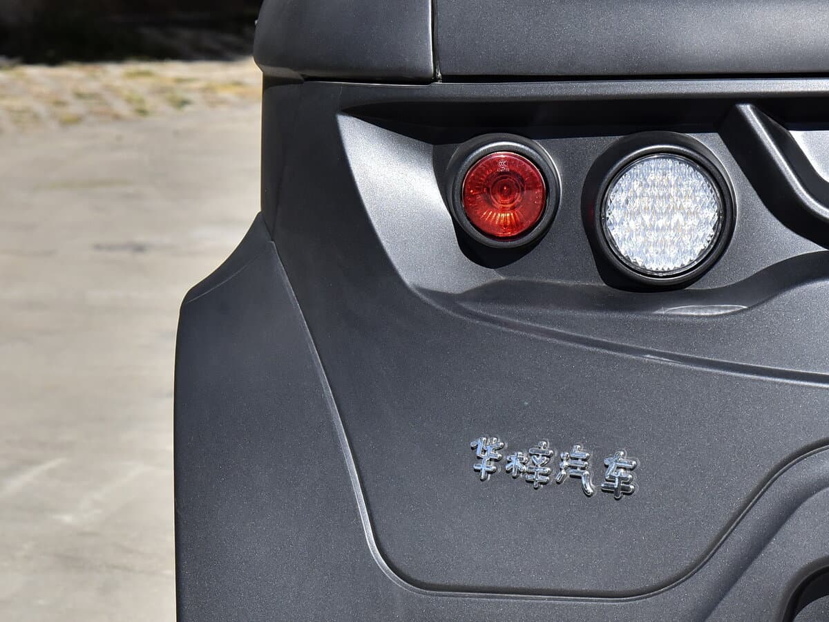 Huazi Omega 2023 – 2024 — Detal
