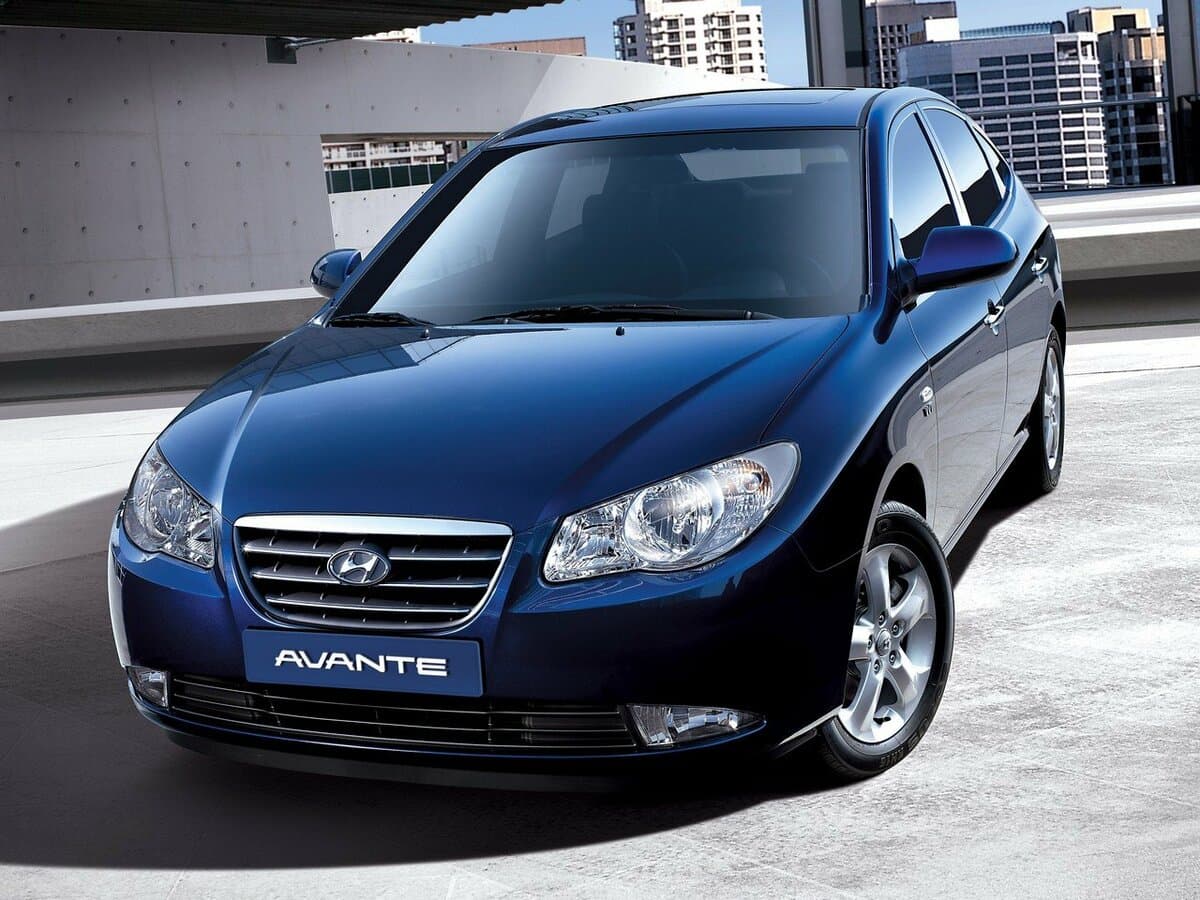 Hyundai Avante IV — Öndən