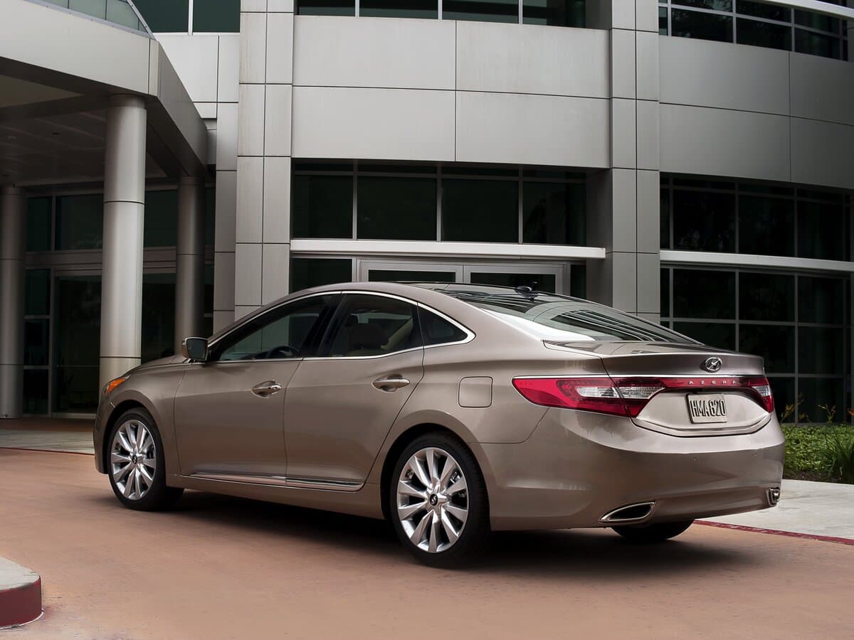 Hyundai Azera II — 3/4 arxadan