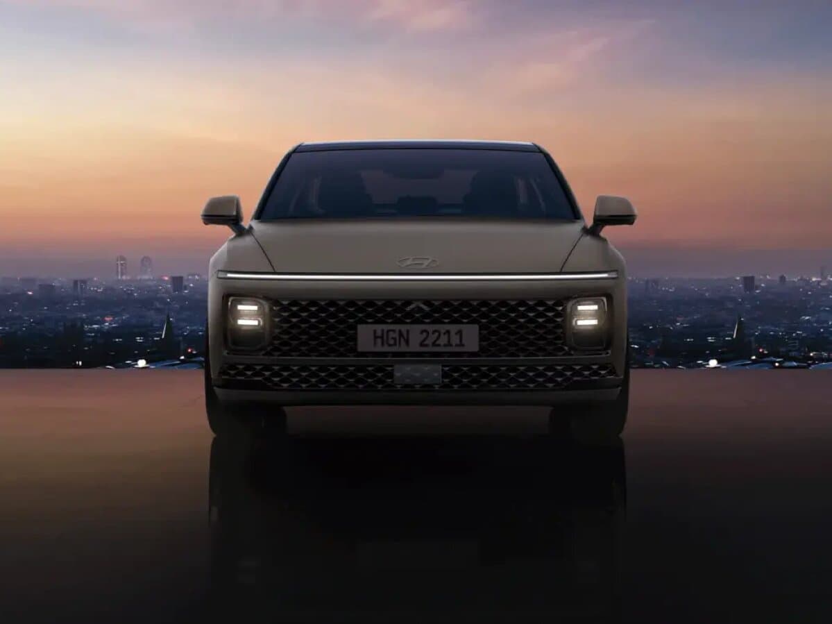Hyundai Azera IV — Öndən
