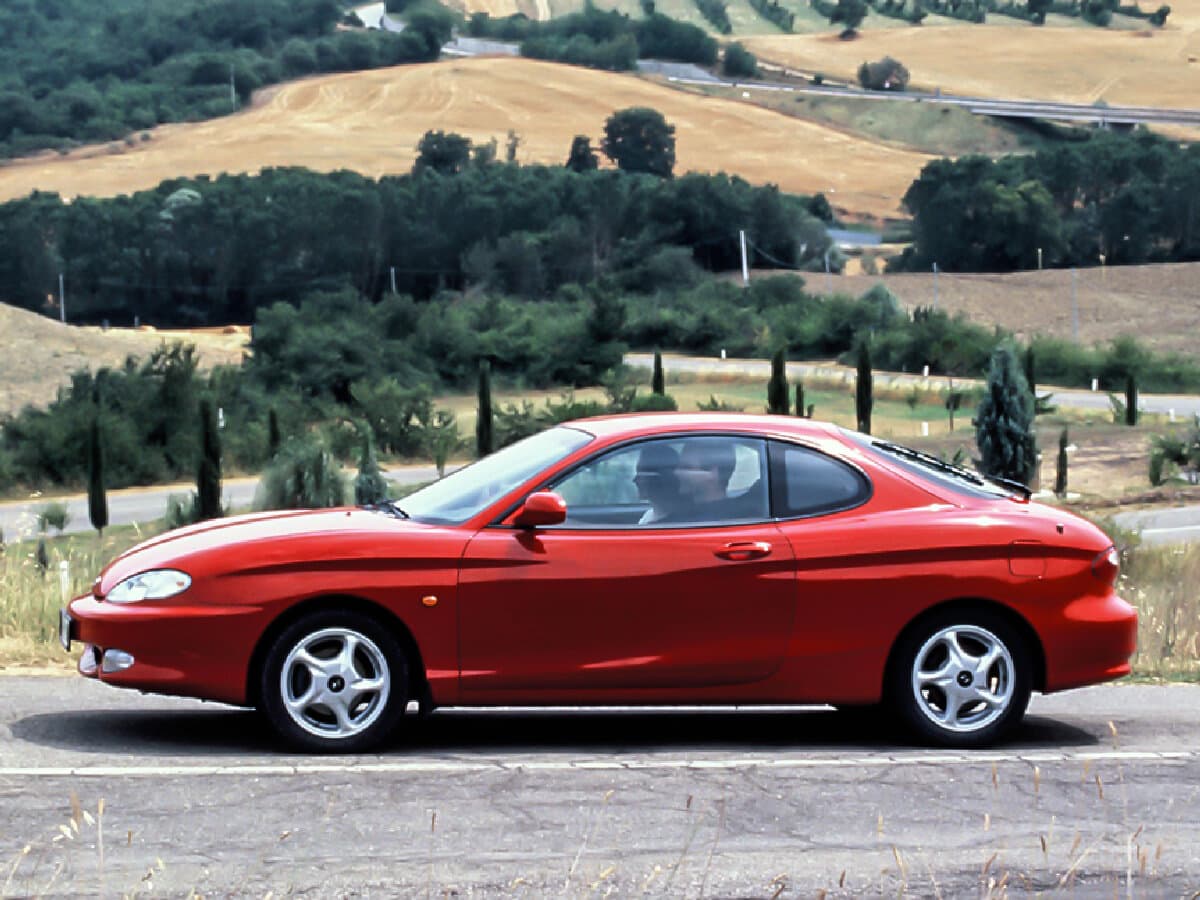 Hyundai Coupe I (RD) — Yandan