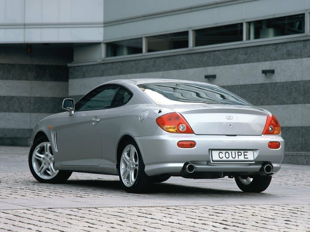 Hyundai Coupe II (GK) — 3/4 arxadan