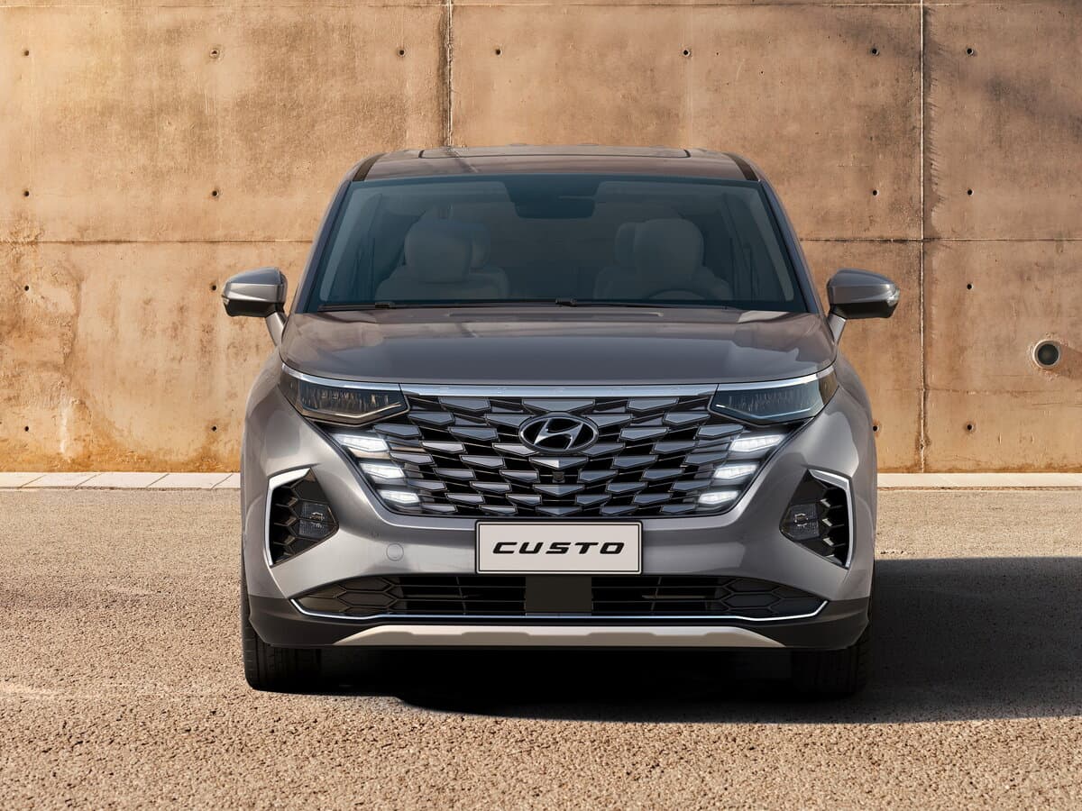 Hyundai Custo I — Öndən