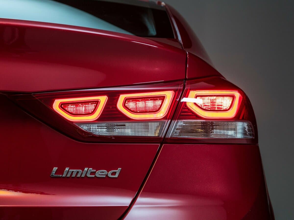 Hyundai Elantra VI (AD) — Detal