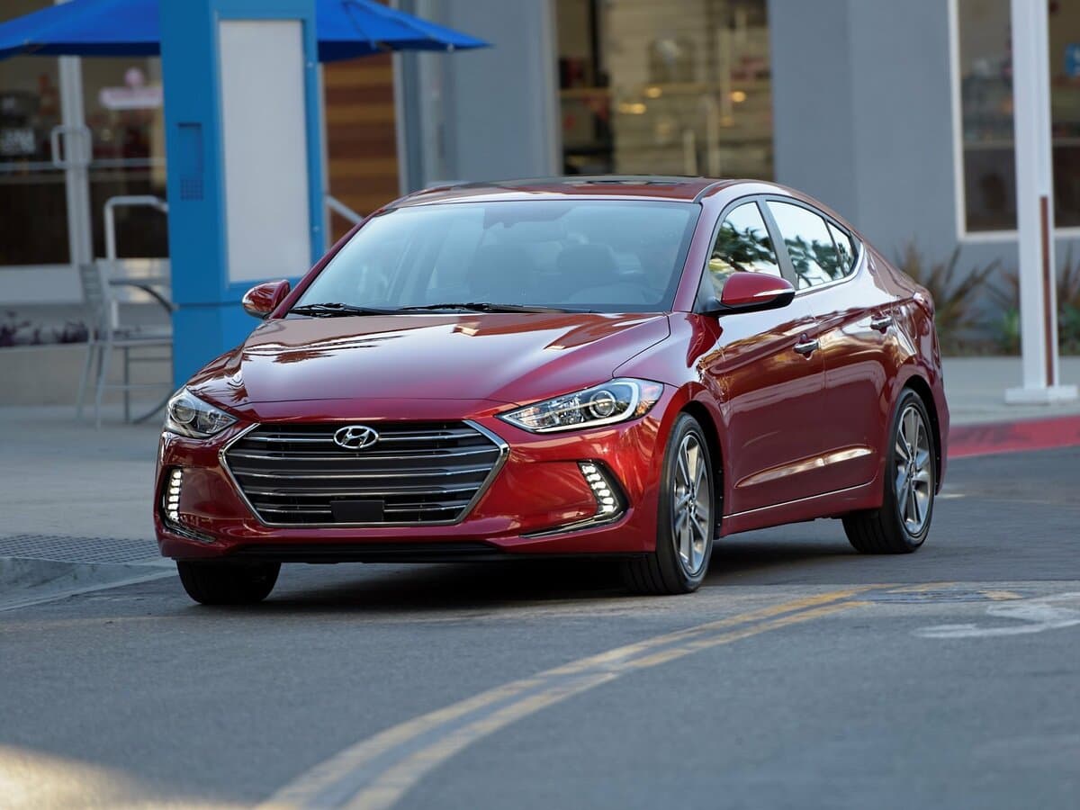Hyundai Elantra VI (AD) — Öndən
