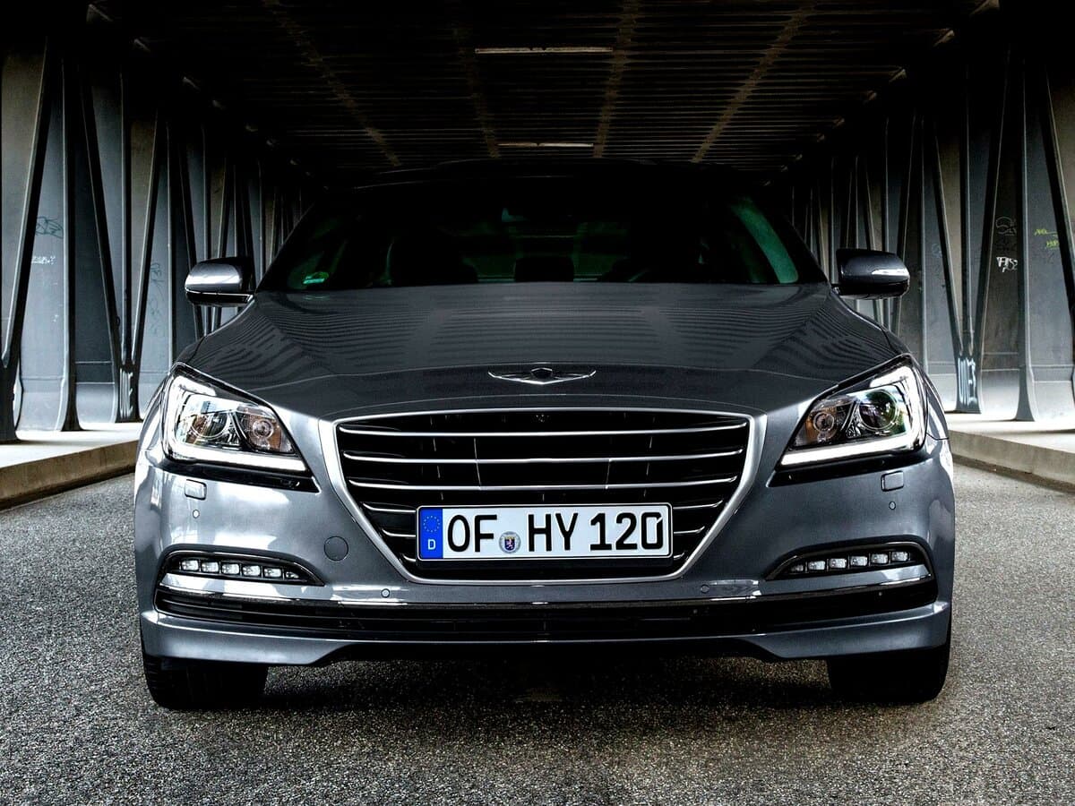 Hyundai Genesis II — Öndən